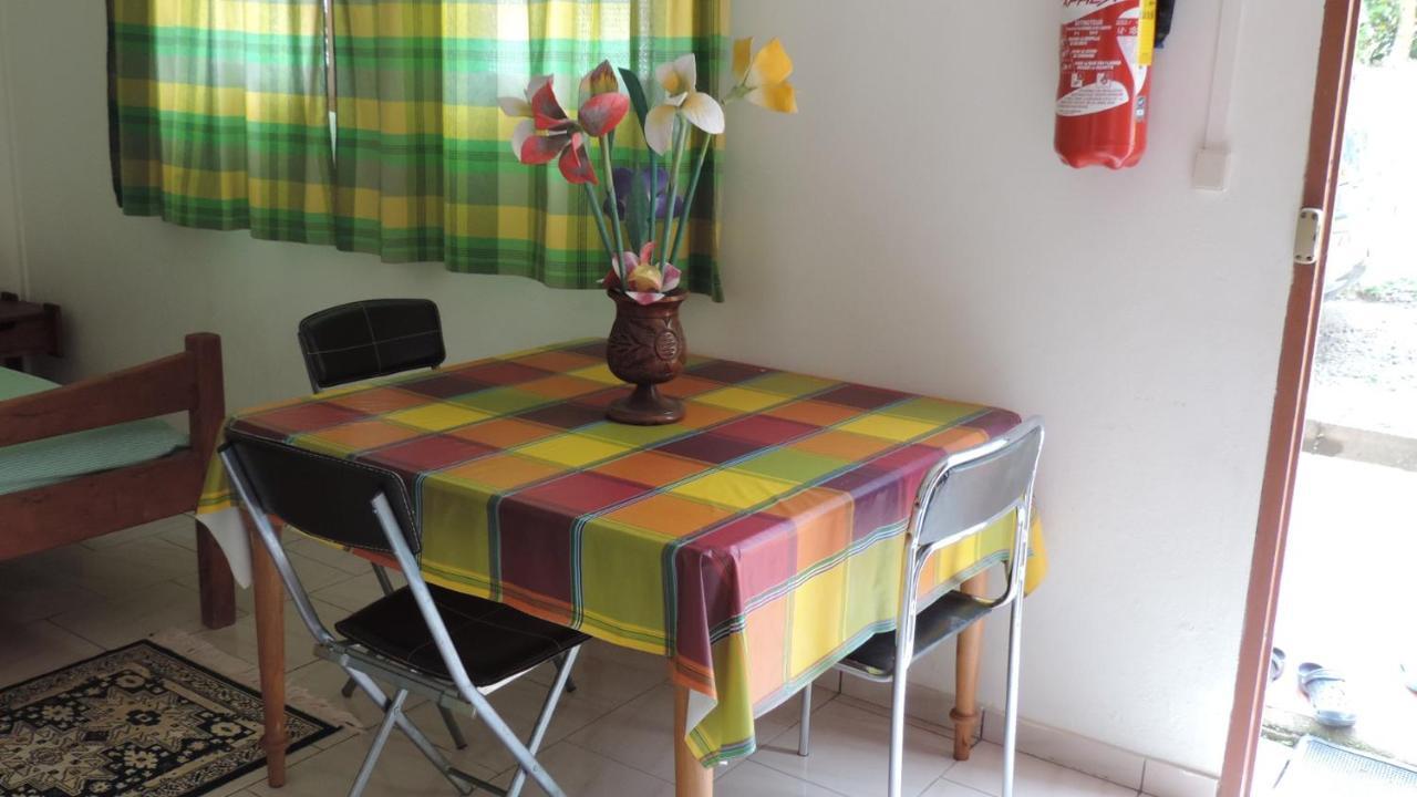 Chez Regine Apartment Льо Робер Екстериор снимка